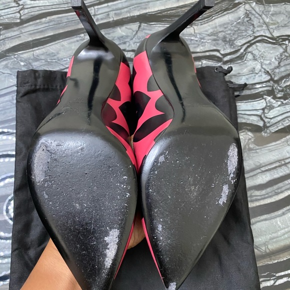 💕Saint Laurent Pink Lip Pump 💕 - Picture 2 of 4